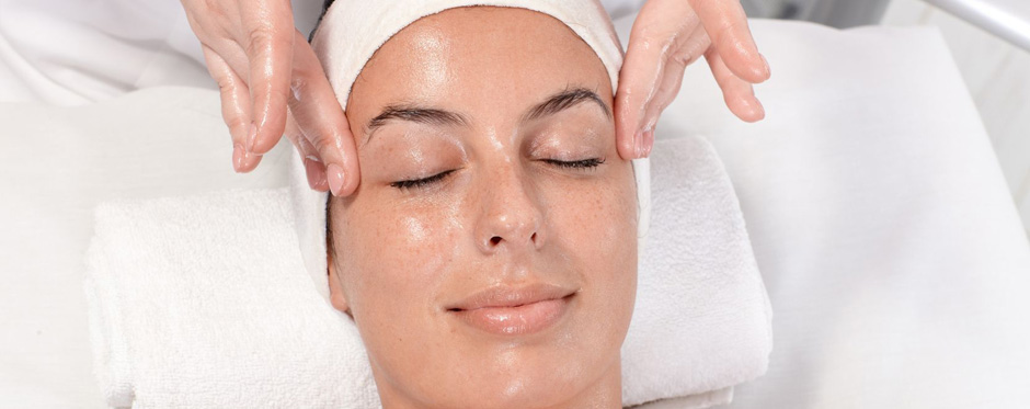 Gesichtsbehandlung mit Gesichtsmassage in Marburg - SPA ADAGIO ALLES Gesichtsbehandlungen und Gesichtsreinigungen - SPA ADAGIO ALLES in Marburg